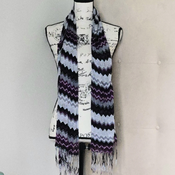 Miley Cyrus/Max Azria Purple & Black Knit Scarf - Plus 4 Lightweight Scarves Lot - Picture 2 of 8
